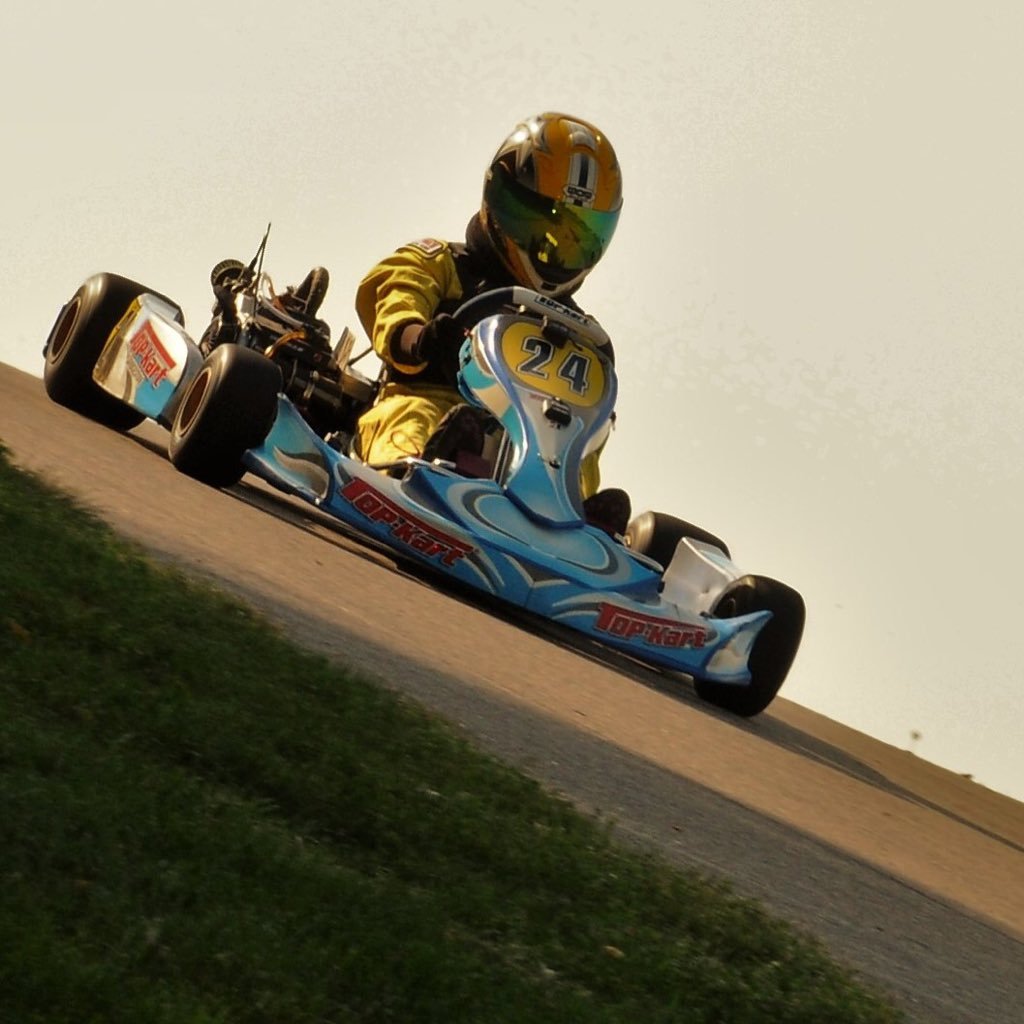 I'm a kart racer. Trying to do the best I can. Fan of Gordon, Elliott, Blaney, and Cassill. I love playing and arranging music.