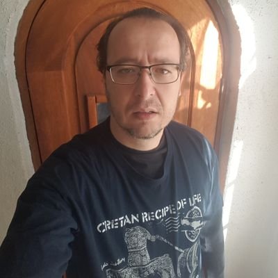 yoti6210's profile picture. 