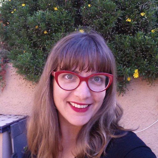 Lleidatana de naixement, Florestana per elecció. 
Convençuda que juntes podem lluitar per viure en un món més just i igualitari.