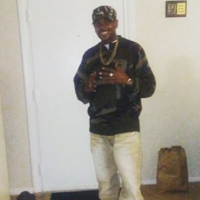 Hello world
I'm an aspiring rapper from Brooklyn, NY . I'm currently Living in VA were im a professional chef. I just don't cook shit up in studio. Support me
