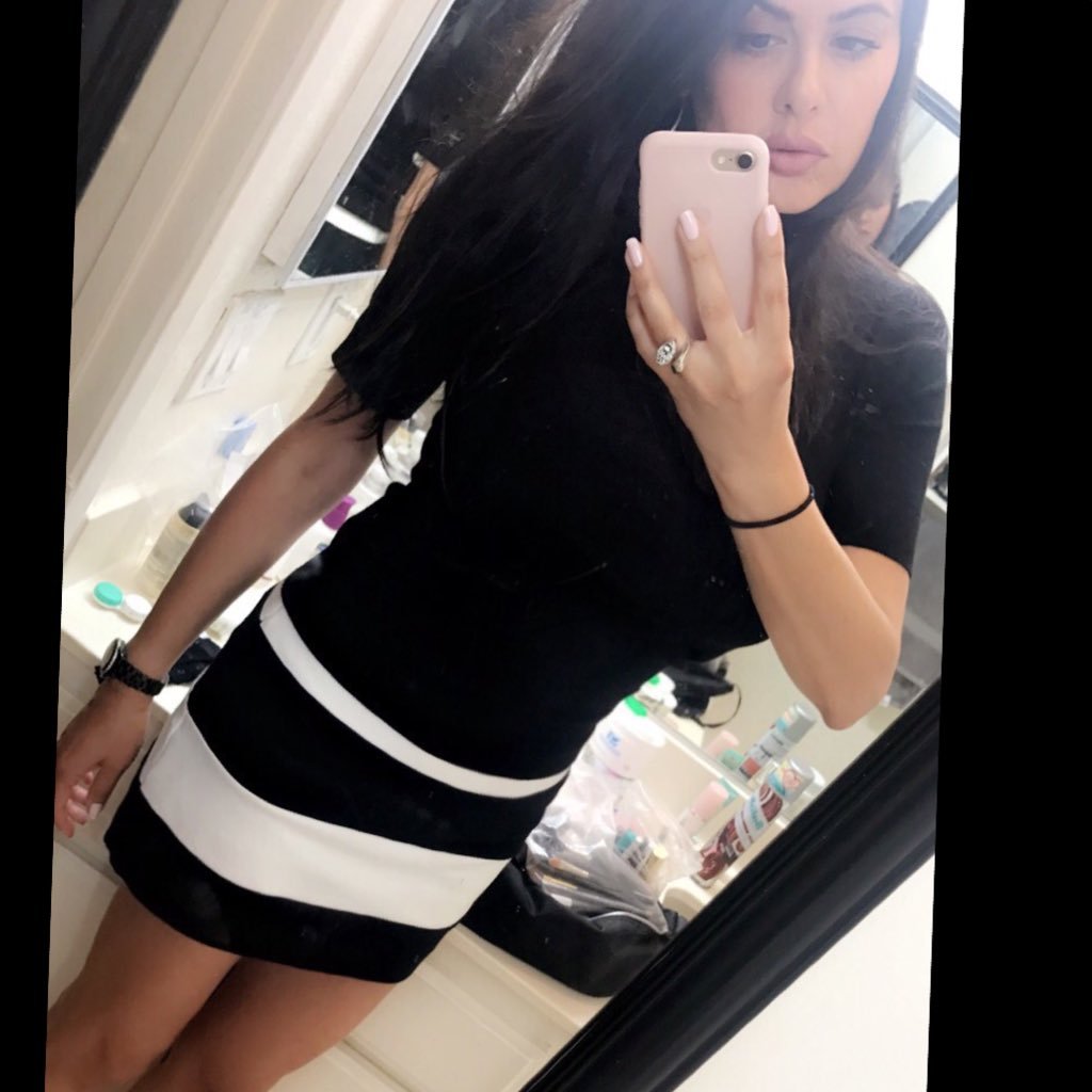 LaLa_Lashes's profile picture. Wanderlust ✈️ | Real Madrid ⚽️| Lemon Lover 🍋 | Period Pieces 👑  | Wine 🍷 | Sweetheart 💖