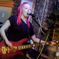 Kerry White Bass (@kezzogwhite) Twitter profile photo