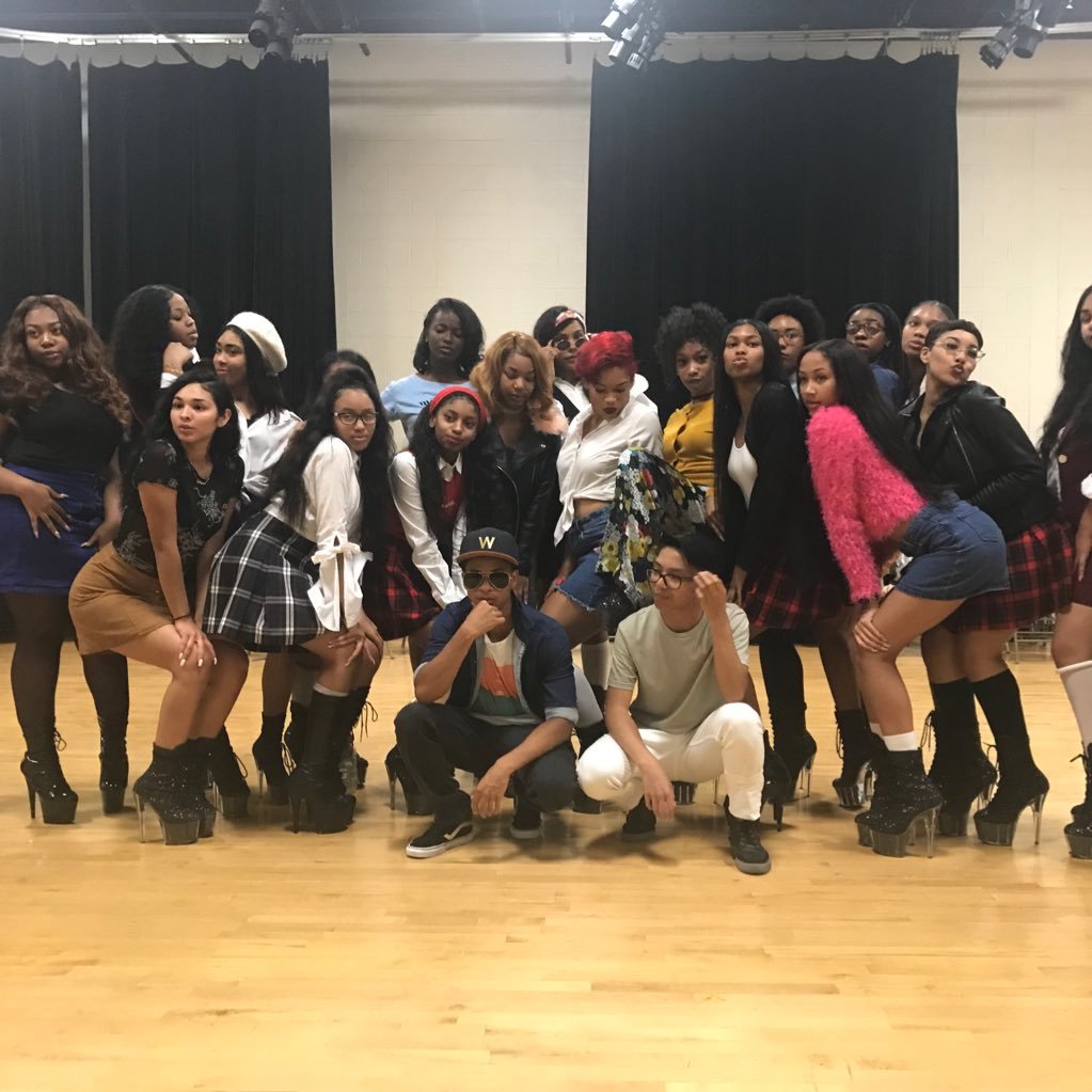 _FAMEMODELS's profile picture. The Models of Dr. Henry A. Wise Jr HS 👠 Captain: @dasiax2 Co-Captain: @JadaArnelle