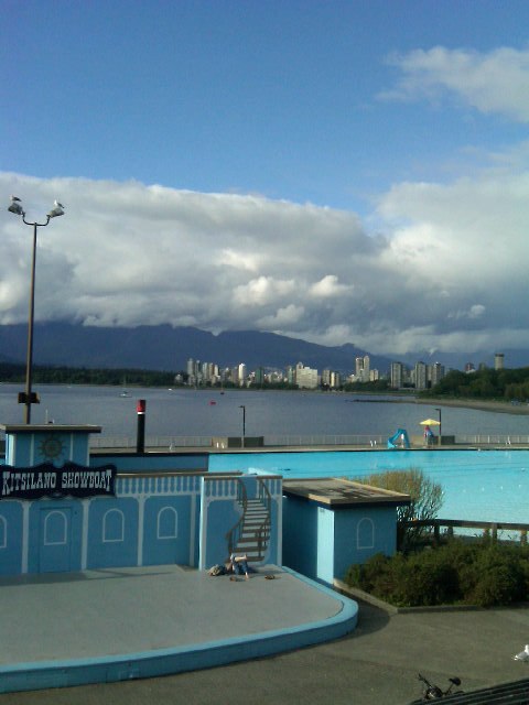 Unofficial twitter page for Kits Pool.
Kits Pool is a 137m long heated Salt Water Pool in Vancouver, BC.