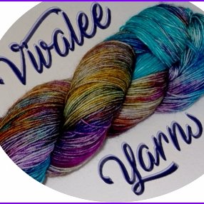 vivaleeyarns's profile picture. knit, knit and sometimes purl ! ma passion est le tricot, j'adore tricoter des shawls et je suis une big fan de Stephen West