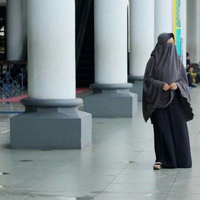 dewi_wardha's profile picture. Musik Komedi Hiburan Pendidikan Ibu & Keluarga Keluarga Hobi Hobi Belanja Selebriti Televisi Sekolah & Universitas Perjalanan