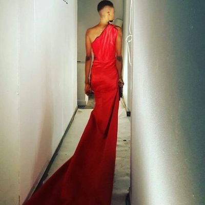 Designer of tiiya

Facebook pro:Tiiya

Instagram pro:@tiiya_officiel