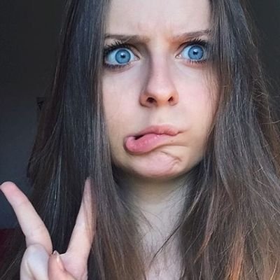 PapelDeVidro's profile picture. compartilharei os meus wallpaper. tem algum top manda na DM ☯☯☪☪☯☯