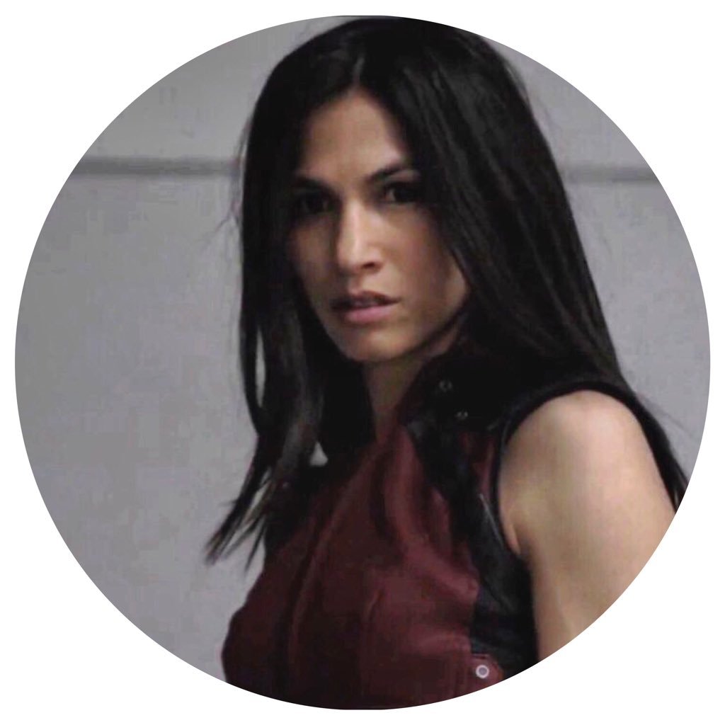 “ 𝚃𝚑𝚎 𝚋𝚊𝚝𝚝𝚕𝚎 𝚑𝚊𝚜 𝚋𝚎𝚐𝚞𝚗. 𝚃𝚑𝚎𝚛𝚎'𝚜 𝚗𝚘𝚝𝚑𝚒𝚗𝚐 𝚠𝚎 𝚌𝚊𝚗 𝚍𝚘 𝚋𝚞𝚝 𝚏𝚒𝚐𝚑𝚝. “ -{— #Royalty —}-