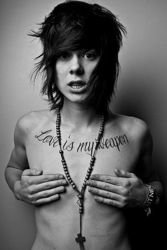 i'm kinda new hurr... very laidback and very very corny . i=corn :P