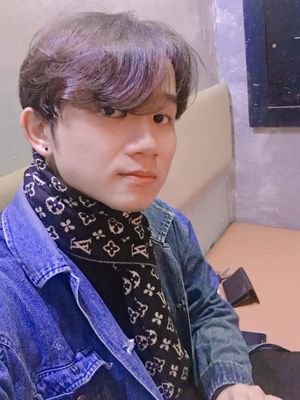 I'm single. I'm from Da Nang, Viet Nam.
170cm 64kg, brown skin, black eyes black hair.