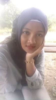 Aku adalah aku,aku tak mungkin merubah dri ku mnjdi mreka yg mnurut ku lbh buruk dri ku