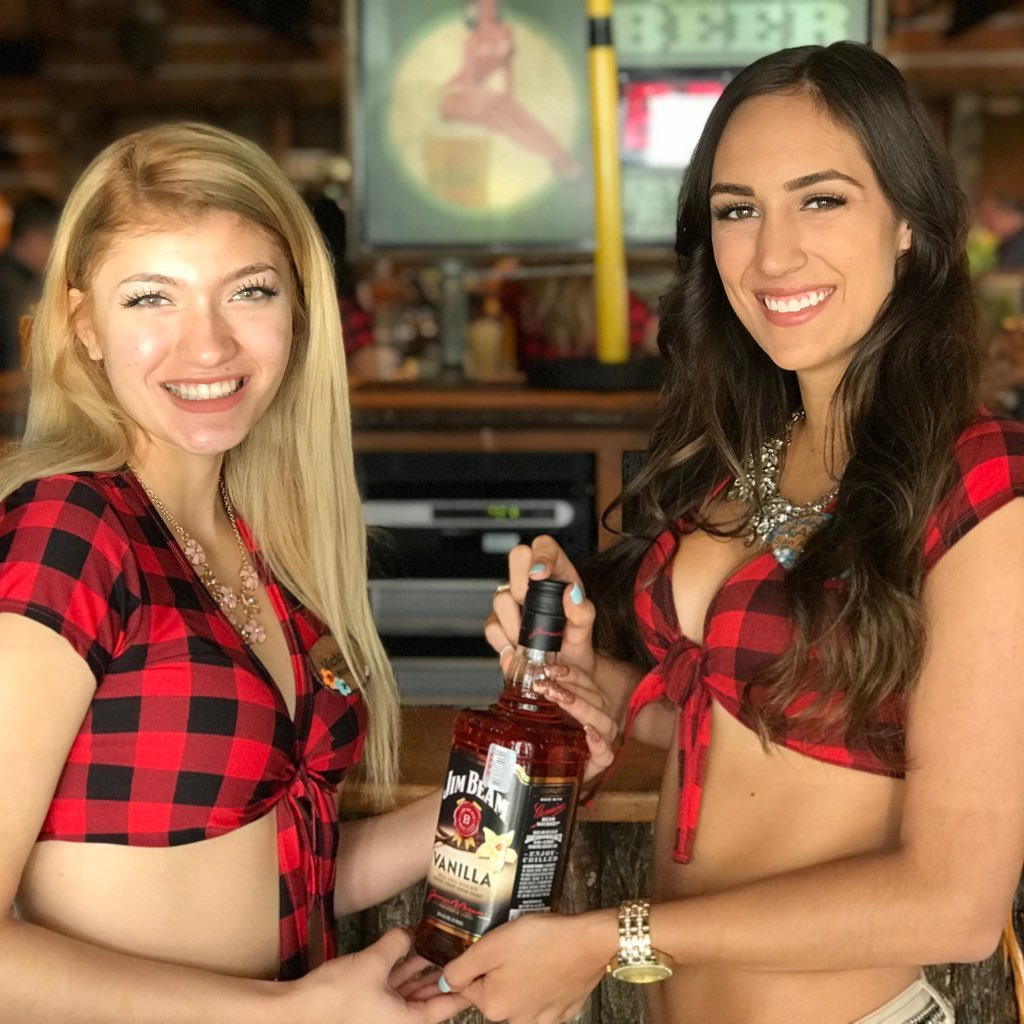 Come cool off with our 29 degree draft beer at the HOTTEST Twin Peaks in Texas!