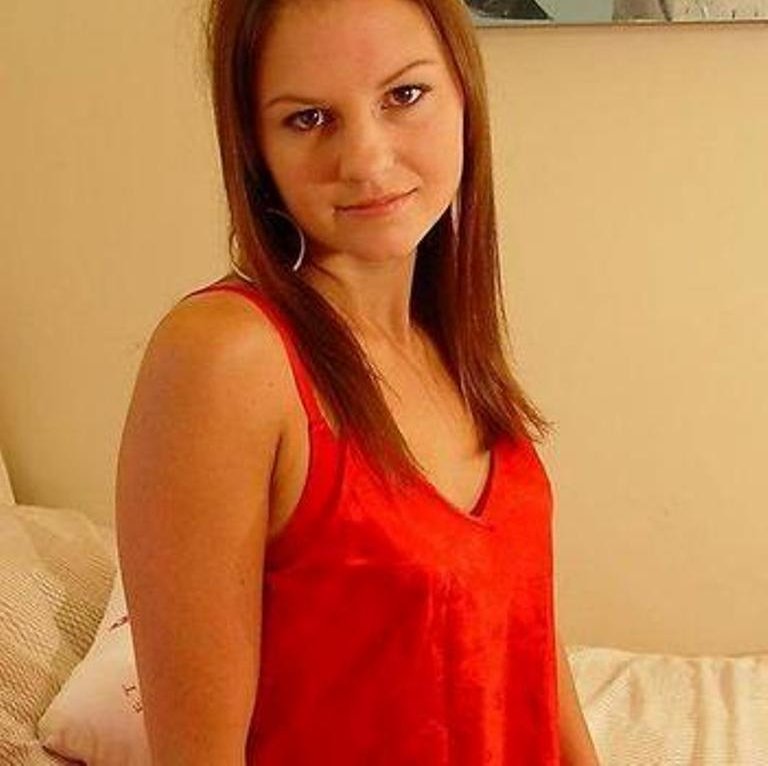 AngeKaroni's profile picture. 