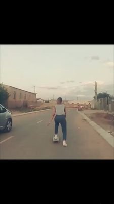 I'M A skater🎿....I SLAY💅,I'm  FRIENDLY,SAVAGE at times,pet lover and also thick🔥