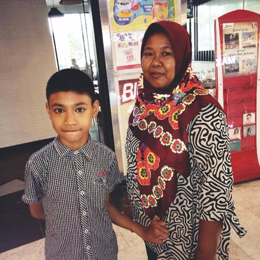 Umi_Sumiati1's profile picture. Happy Family