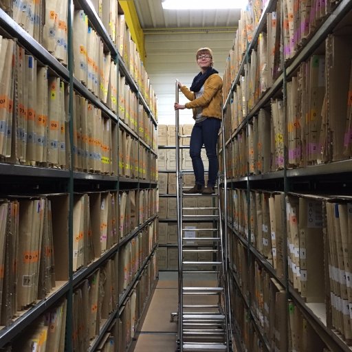Archiviste - Etudiante à l'#ENSSIB pour devenir Documentaliste Iconographe et me spécialiser dans les archives numériques🖊️#archives #patrimoine #documentaliste
