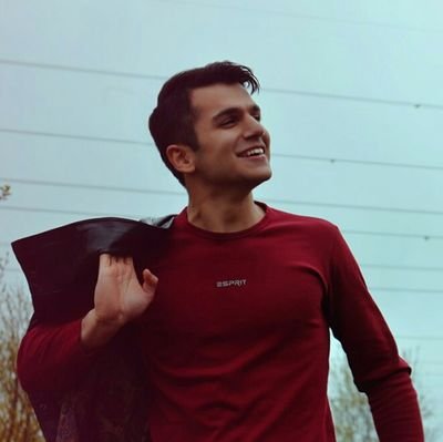 fallahabbasi's profile picture. ‏حسام فلاح عباسی 😉 
یک طراح گرافیک 🎨