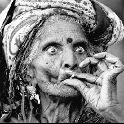 mervellaaa's profile picture. insan sevmem ✋