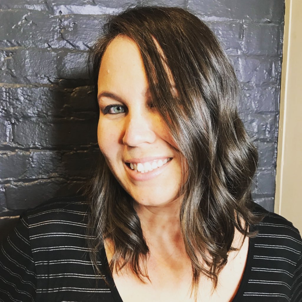 kimoswell's profile picture. Bibliophile // Writer // Editor // Foodie // Traveler