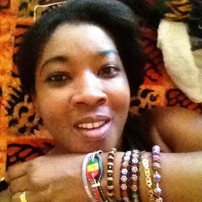 Sweetvee8's profile picture. 