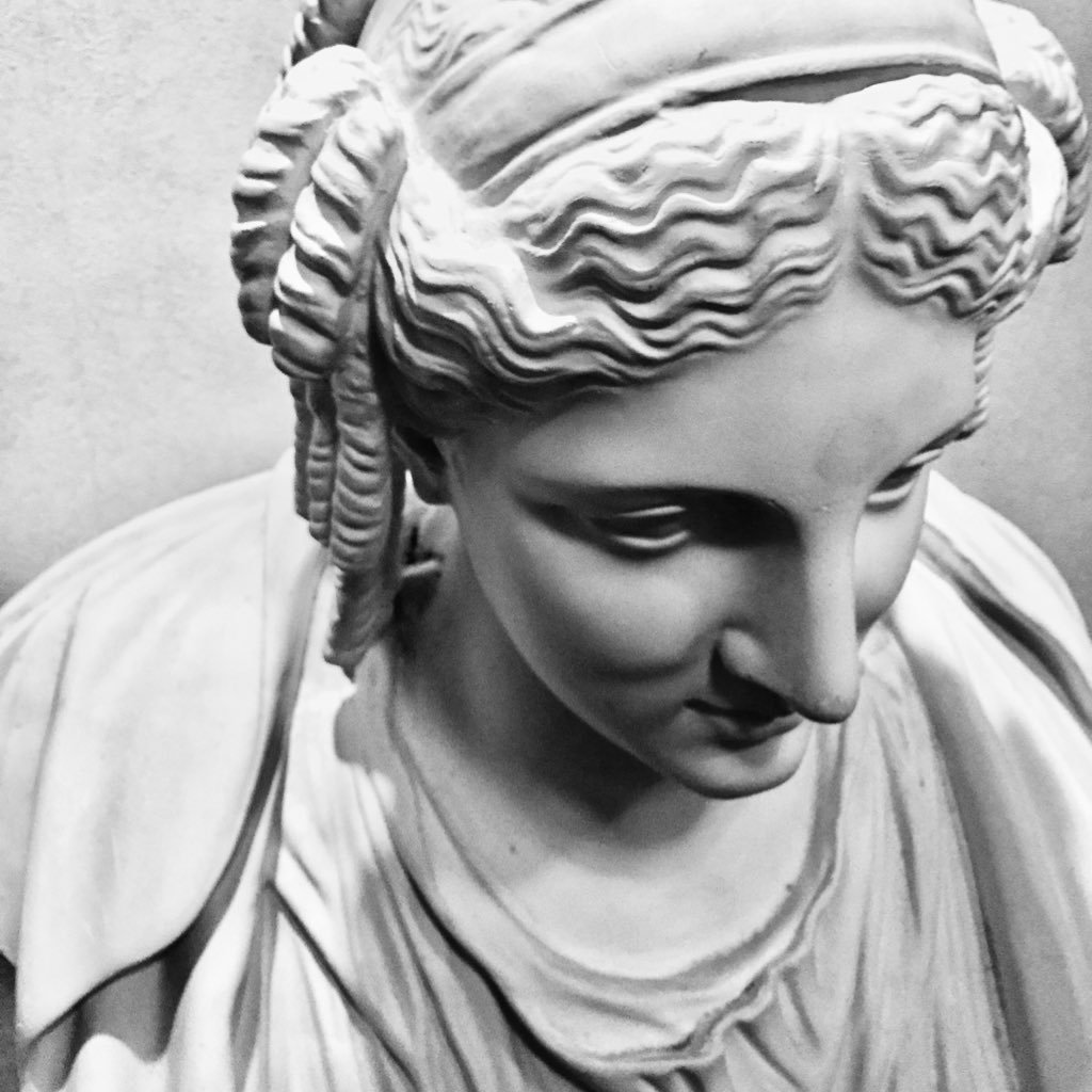 C8H10N4O2_tech's profile picture. 革細工 / DIY / 陶芸 / Tokyo Tech/ 制御工学なんもわからん