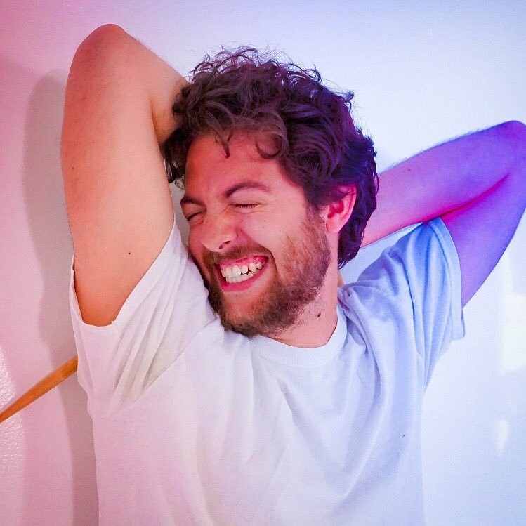 New Yorker | Musician | Data Guy | He/Him/His
9-5: @nielsen
5-9: @honeymoonersny and @musicunsubpod