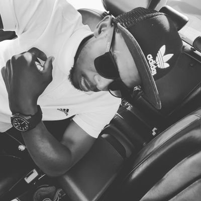 MRamolefe's profile picture. Ndaa!