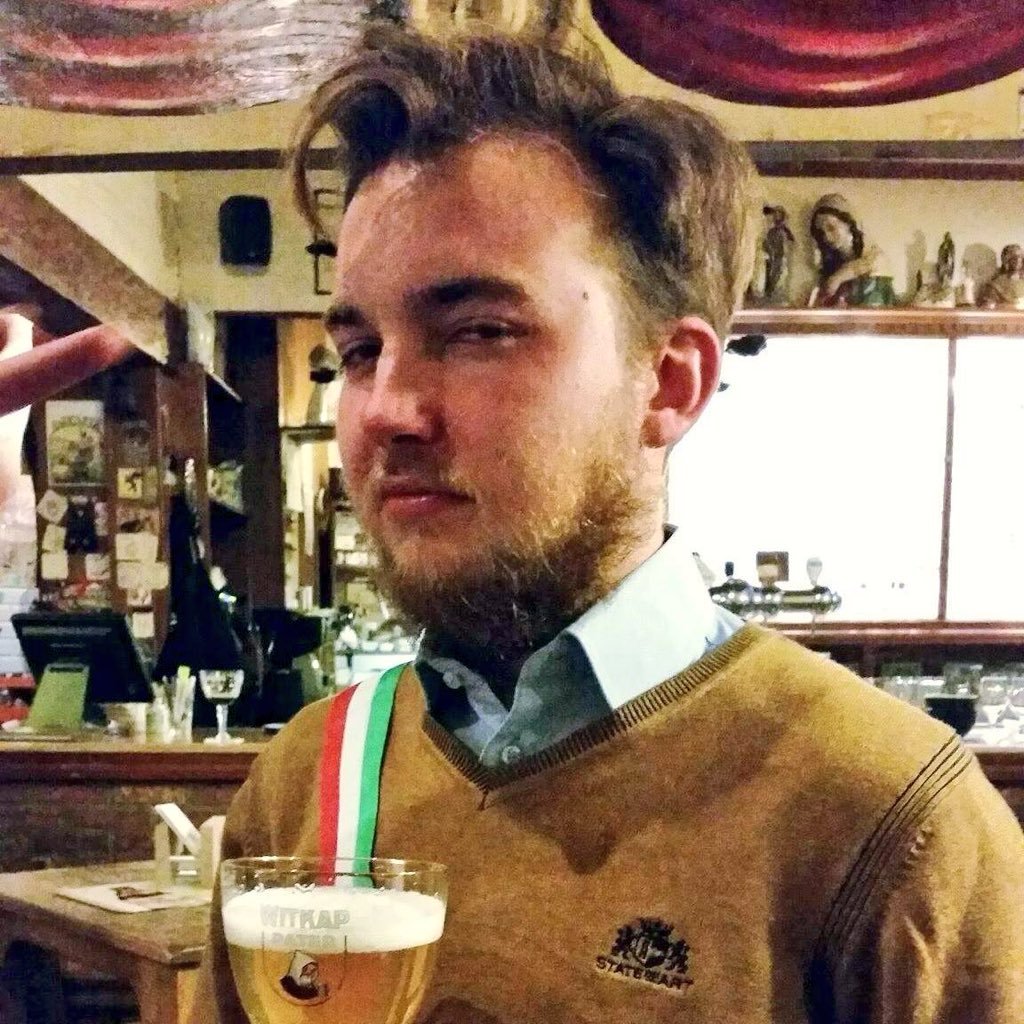 Car enthusiast, petrolhead, Belgian YouTuber and car vlogger (Tim's). I study @howest @howestjrn - my destination: car journalism 🚗🏁😎™.