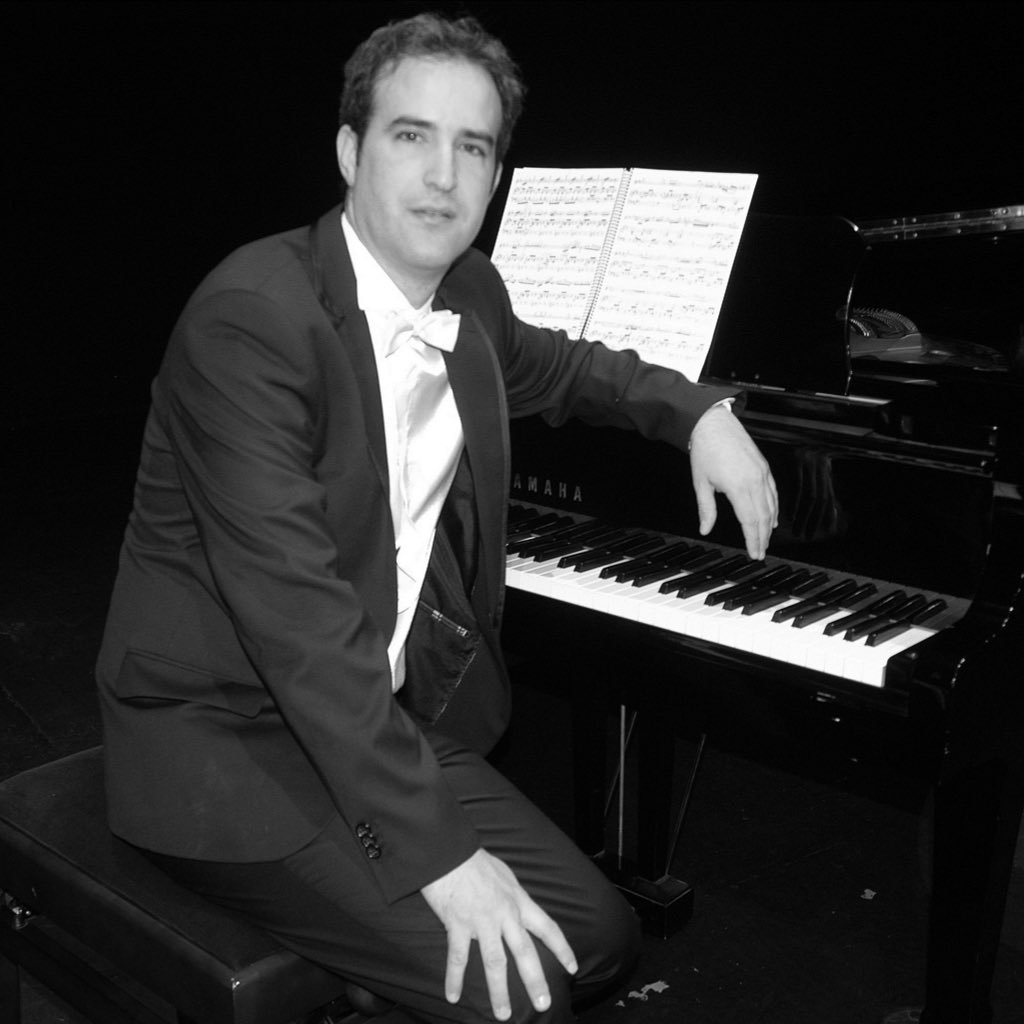 International pianist located in Spain. Accompanist. Teacher at Conservatory of Music. Cultural Manager.