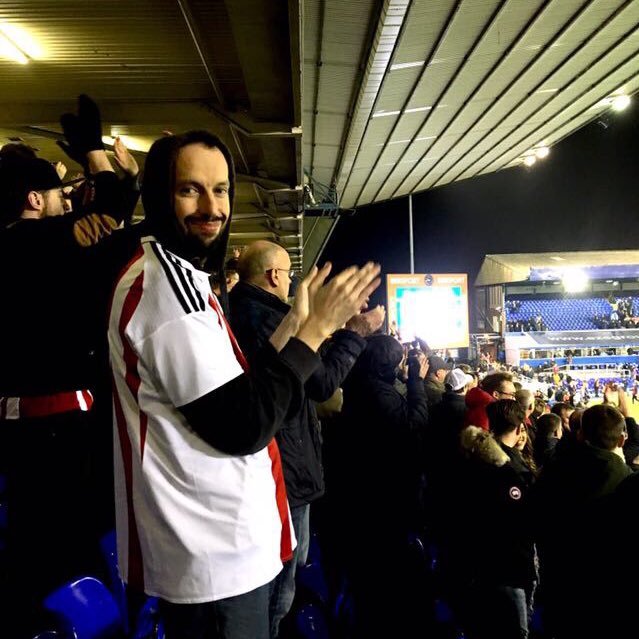 Big friendly giant. Alleged Movie Buff. Concert Goer. Brentford fan 🐝.
