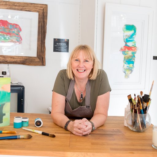 LakehouseEpps's profile picture. Creative Director & Art Trainer at Cre8tiv Gallery Sydney &  Lakehouse Studio Central Coast NSW. Workshops in Resin -Acrylics- Inks. Book a  Creative Workshop