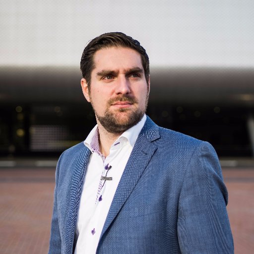 Owner of https://t.co/o63fxyriXe. Entrepreneur, Developer, IT Analyst & trendwatcher