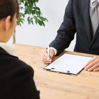 【面接を制するものは就活を制す】
面接は採用側との〈最後の答え合わせ〉
だからこそ、面接で大事なことは〈事前準備〉
準備を怠らなければ上手く行きます。大学2,3年の皆さんは、〈内定〉を勝ち獲るために早めに対策を打ちましょう。#就活 #就職活動 #大学生 #面接 #準備