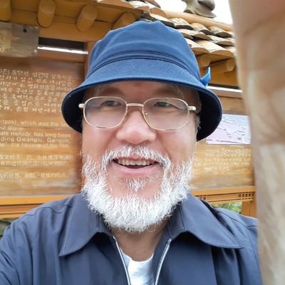 조국의 평화통일과 민족의 화해 민주주의와 인권의 가치를 소중하게 생각합니다. 천주교 신자지만 종교와는 관계없이 모든 선의의 사람들과 열린 마음으로 소통하고 싶습니다. 신문사 은퇴 후 방랑여행과 글쓰기로 소일하고 있습니다. # 우리가 언론이 되자#미주진실화해평화#적폐청산#검찰개혁#언론개혁
