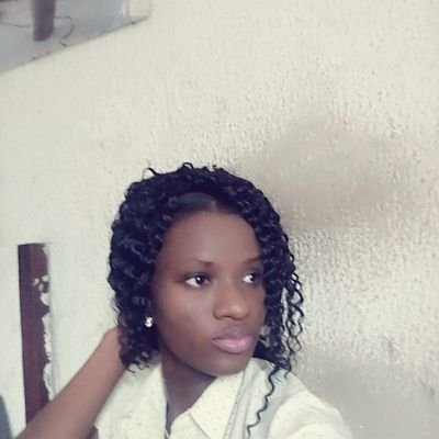 LaurettaOpara's profile picture. Always happy.