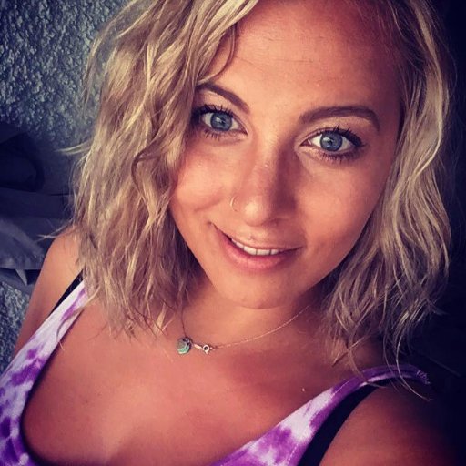 Elenahbrshow's profile picture. 