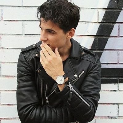 cassian_lieven's profile picture. j'adore les sucreries  surtout quand il sente le parfums d'une gazelle.