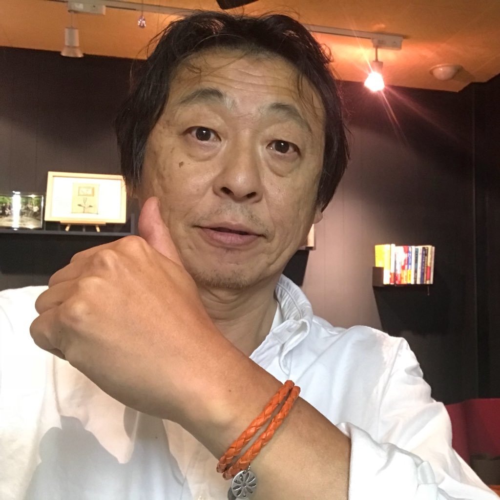 愛知県豊橋市にて、レーザー加工工房A16って自宅工房やってます。主にアクリル、木、革などへレーザー加工や、サンドブラスト機によるガラス、ボトル彫刻など、さまざまな材料に彫刻、カットをしております。#エクスマ66期