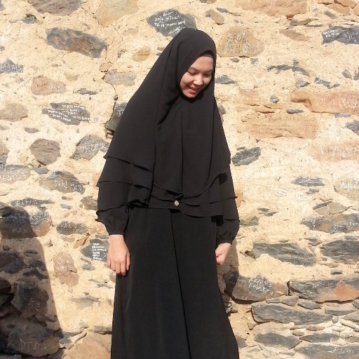 Aainaa05's profile picture. 