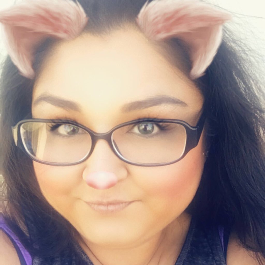 Mama, wife, SEHS ELAR teacher, SEHS Ballet Folklorico Director & Baker