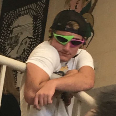 R1NGLEADER's profile picture. chillen