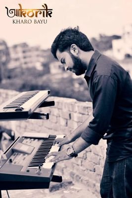 Melancholic Musician
Pianist
Keyboardist