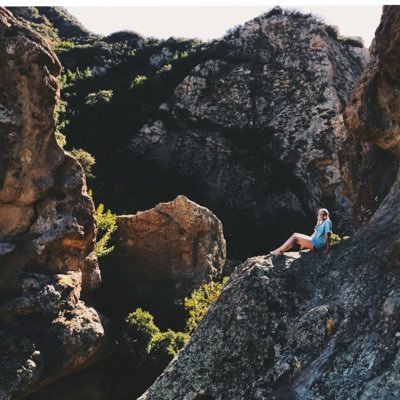 HannahL1022's profile picture. || He is greater than I || 1 Corinthians 16:14 ||~HTX~