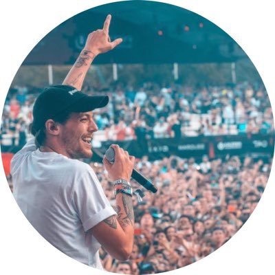 diningtableIou's profile picture. 