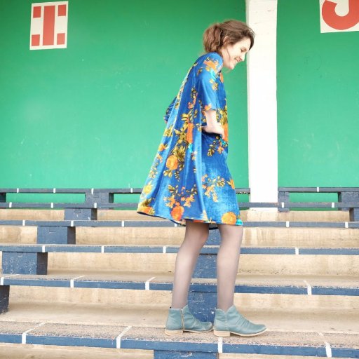 Blogging about sewing, pattern drafting & sustainable textiles / Not active on this Twitter account these days. Find me @em_macintosh or on my blog!