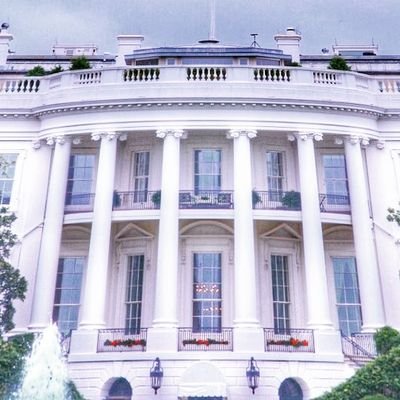 US_PresHist's profile picture. #USPresidentialHistory #POTUS #FLOTUSFriday #WhiteHouseWednesday #FromTheOvalOffice | tweets by @BoardmanMC
