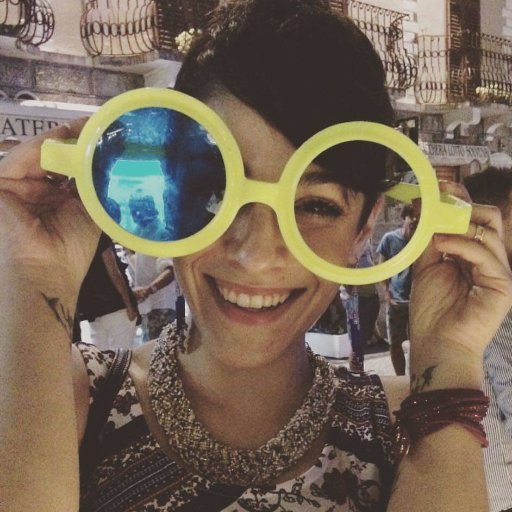 nonseitusonoio's profile picture. Sono quella a cui guardate sempre le tette alle feste.