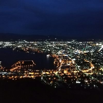 Sora47825363's profile picture. 여행 좋아함! 게임도 좋아함
이 새는 해로운 새니 일기장으로만 쓰자