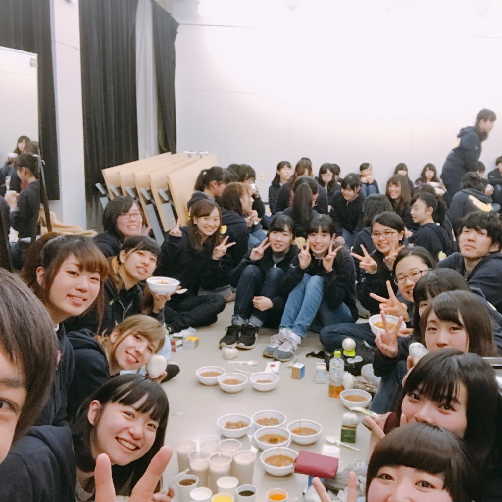 Dodjob20172017's profile picture. Left to Phaver.文教大学藍蓼祭名物！吹奏楽部のカレー屋さんです！DMで時間と場所をご連絡くれれば私たちがお届けします♪♪#byebyebirdie